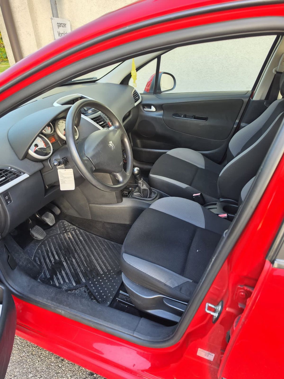 Peugeot 207 SW 1.6 HDi FAP 90 – Bild 6